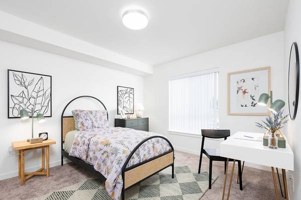 $1,725 / 1br - 751ft2 - Centro de fitness, sala comunitaria, 1/BD 1/BA (20057 Ballinger Way NE, Shoreline, WA)63811610689537120