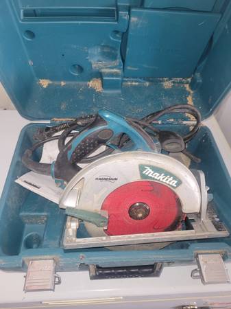 Makita Skill Saw 1