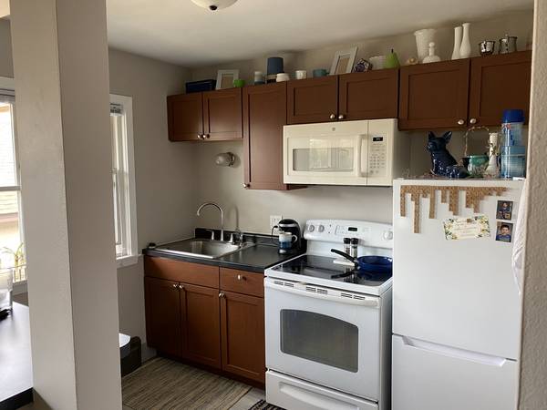 $930 / 1br - STEPS AWAY from MOUNDS BLVD-FULLY RENOVATED:heat, water & waste incld (Daytons Bluff)63990232529666124