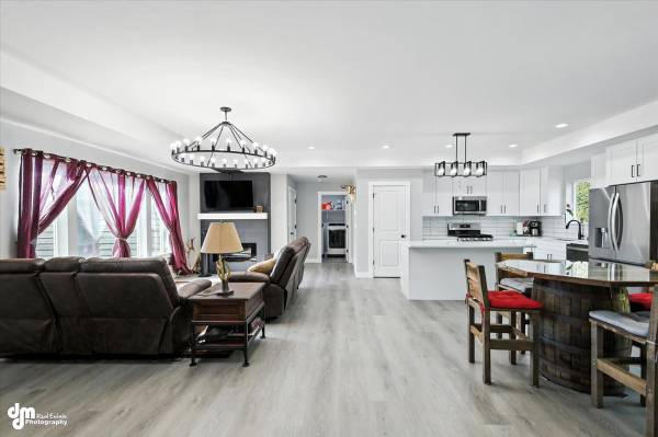 $450,000 / 3br - 1544ft2 - GORGEOUS MODERN WASILLA LIVING! (9417 Keshon Circle) (Wasilla)64014169895938123