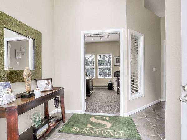 $1,805 / 2br - 920ft2 - Clubhouse, Washer & Dryer, Pet Friendly, Covered Parking63808106964097122