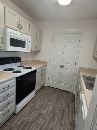 $1,600 / 2br - 1170ft2 - $1600 / 2br - 1170 sqft - Arden-Two bedroom Condo (Arden) (Arden, NC)64029210690817123