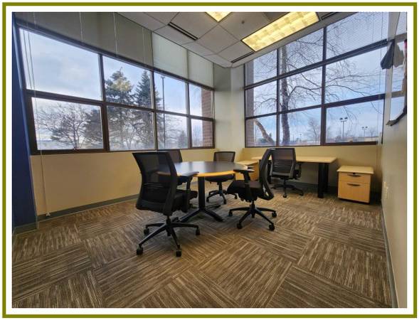 $500 Corner Window Suite! The sunlight will warm your work days! 🌞🌝64041647591169120