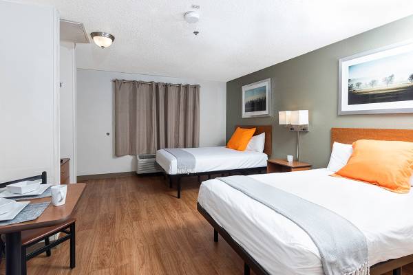 Free Utilities, Flat Screen TVs, Fully Furnished 1