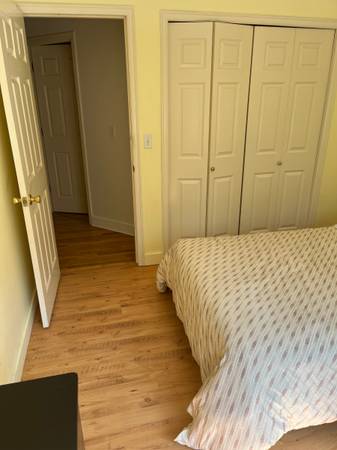 $900 / 200ft2 - ROOM in Bellevue / Newcastle Area Home (Bellevue (Newport Hills) / Newcastle)63659597542787121