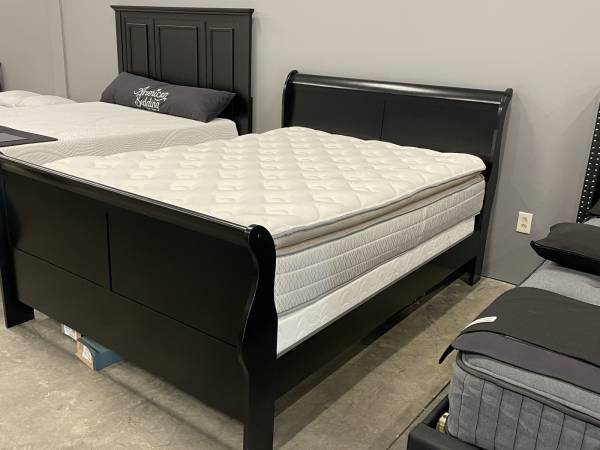 NEW QUEEN Pillow Top Mattress STILL IN PACKAGE 39 Down 1
