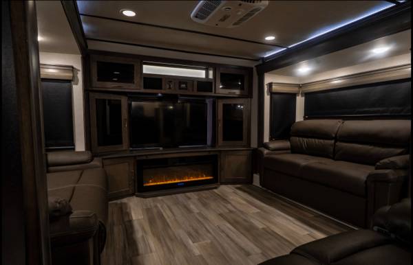 2022 Alliance Paradigm 385FL Fifth Wheel 1