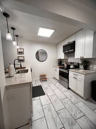 $2400.00 / 2br - 1000ft2 - Riverbend 417A63748402418561124