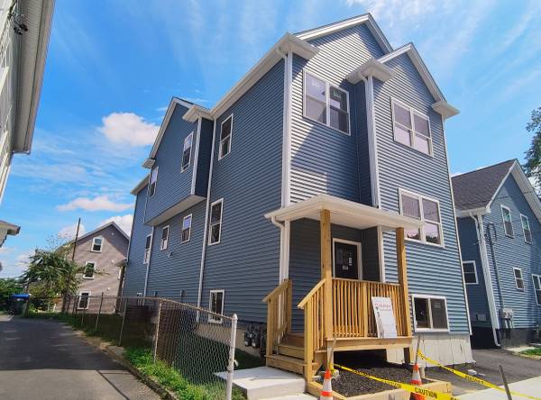 $2,495 / 3br - 1200ft2 - ****Providence/Northside – Townhouse de Construcción Totalmente Nueva - $2,495** (107 Metcalf Street, Providence)64002828153731120
