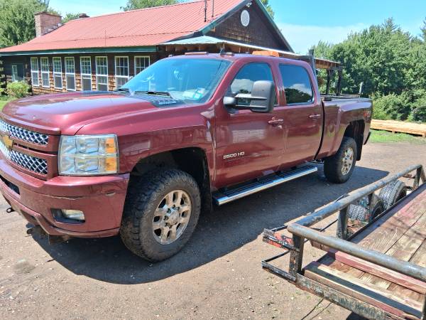 2013 chevy silverado 2500hd - $14,000 (Dickinson center)63441376715521121