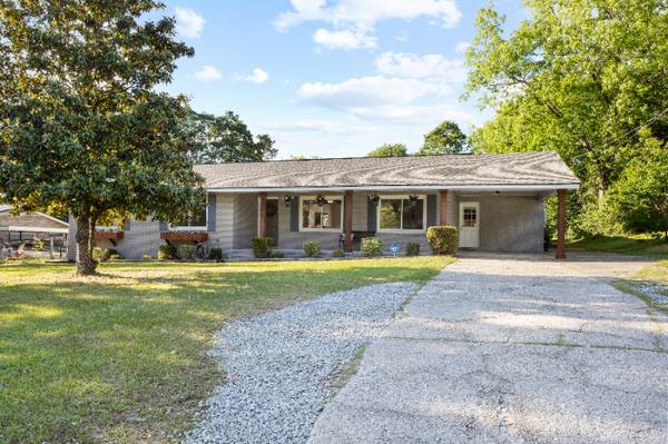 $2300.00 / 4br - 2480ft2 - Spacious 4 Bed, 3 Bath Single Family Home in Phenix City, AL - $2400/m63663820332035120
