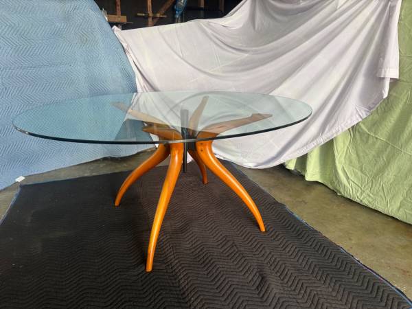 Dining Table - Oval glass Top - Italian Design 1