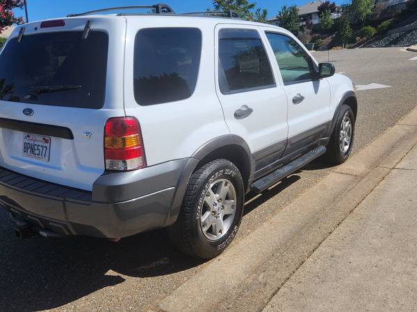2005 Ford Escape · XLT V6 - $4,900 (Jackson)63470758819587123