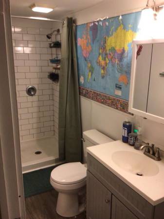 $1,050 / 2br - ISO roomate to split 2 bdr apt. (Burlington)63992935990658123