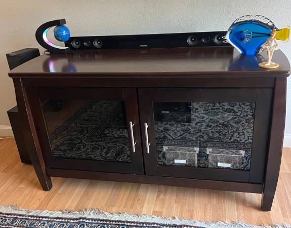 Tv stand with cabinet good condition 1