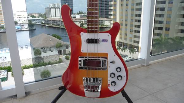 Rickenbacker 4003AFG Bass 1