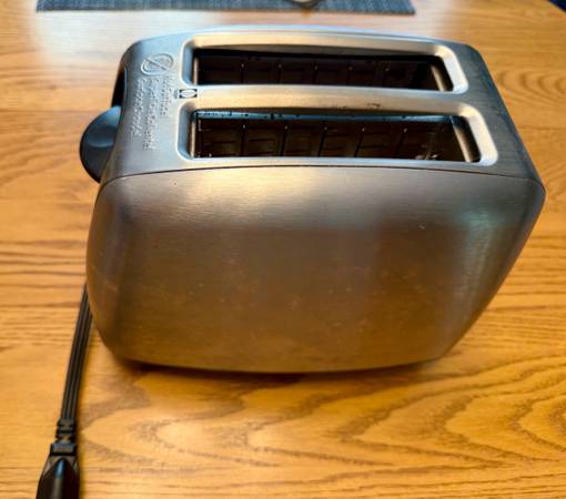 Toaster / Frying Pan / Spatula / Can Opener - $15 (Monona)62937534480771120