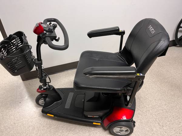 GoGo Electric Scooter by Drive    PH0212 1