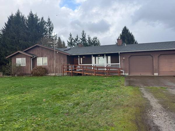 Charming Country 3 Bed, 3 Bath Single Family Home in Sumas High & Dry 1