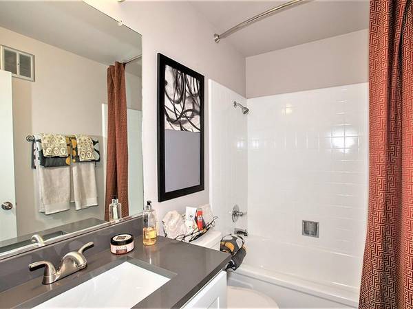 $3,216 / 1br - 763ft2 - Effortless Living: Fitness Room, Pool & More in 1 BR (san jose west)63850427924353121