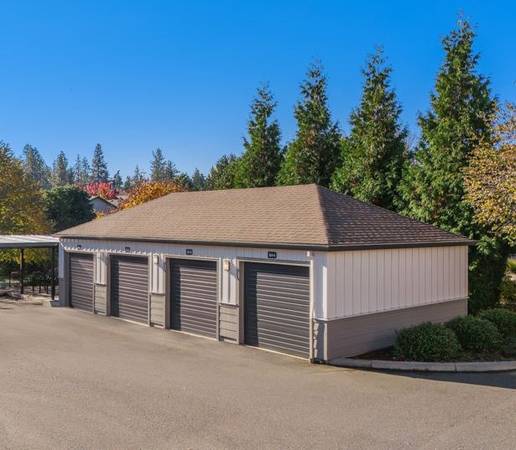 $1,600 / 1br - 716ft2 - in Beaverton OR, Outdoor Ping Pong Table, 1 bedroom (SW 172nd Terrace, Beaverton, OR)63672529880963121