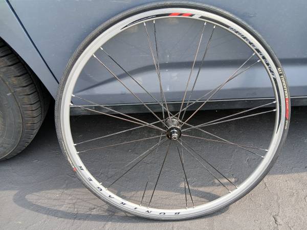 Bontrager rear wheel for 700c bike 1