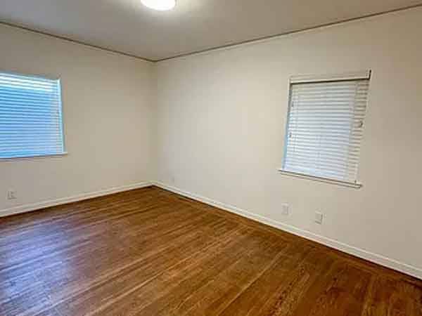 $820 / 2br - 1140ft2 - Update 2 bed 1 bath home ! (Sacramento, CA)64043494281217121