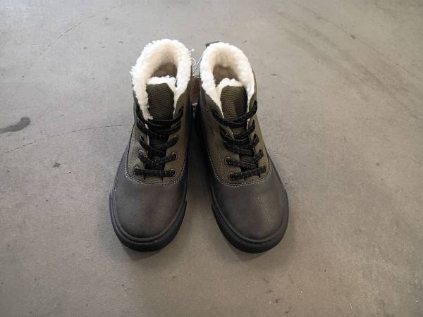 Old navy  mini boots for boy.s new 1