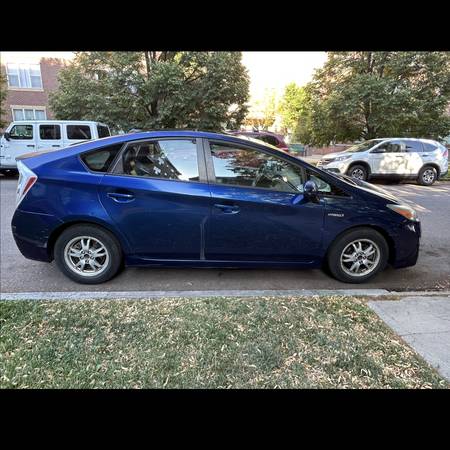 2010 Toyota Prius IV - $7,500 (Denver)63619640020353123