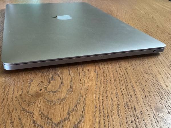 MacBook Pro de 13 pulgadas 2016, Thunderbolt 3, Monterey - 475 USD (Seattle/Maple Leaf)63471354729601122