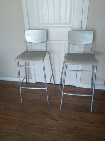 2 tall shop stools 1