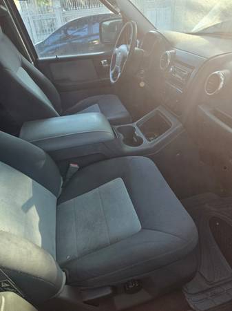 2003 Ford expedition XLT off road 4x4 - $1,500 (Ozone park)63470616423681124