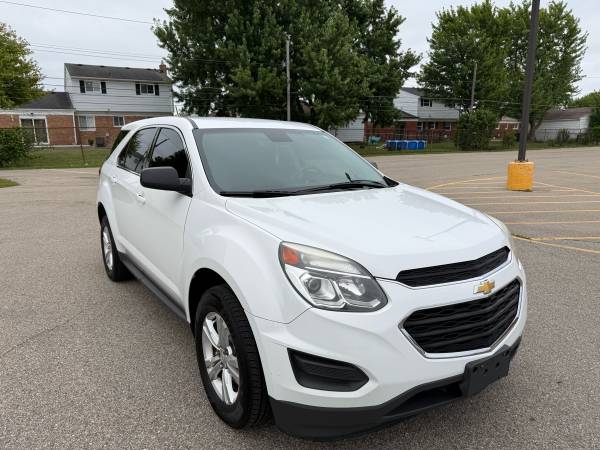 2017 Chevy equinox with a green clean title - $6,500 (Warren)63622114836353121