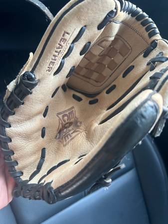Adidas Guante de béisbol de cuero RHT para jóvenes de 11 pulgadas negro - $13 (Billerica)63438948807939121