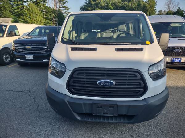 Furgoneta Ford Transit XL de 10 pasajeros disponible 2018 - $29,992 (Acton)63654724946563122