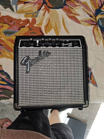 Fender 10g Frontman amp 1