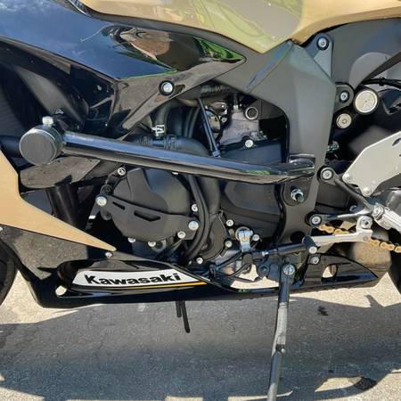 2025 Kawasaki Ninja ZX-6R KRT Edition Horizontal In-line 636