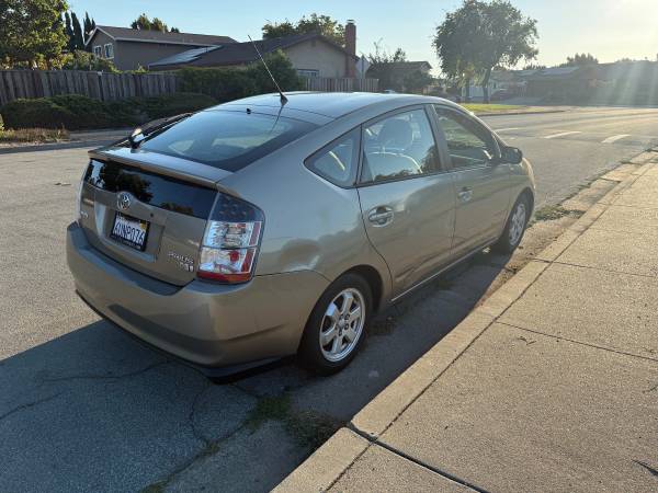 2005 Toyota Prius Low Miles 82k - $5,500 (fremont / union city / newark)63442413365379122
