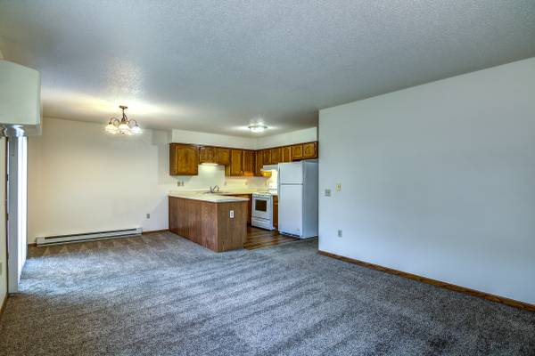 $995 / 3br - 1125ft2 - 🏡 3BR / 2BA Townhouse w/ 2-Car Garage – Menomonie WI | $995/mo | Pet (Menomonie, WI)63845959902849121