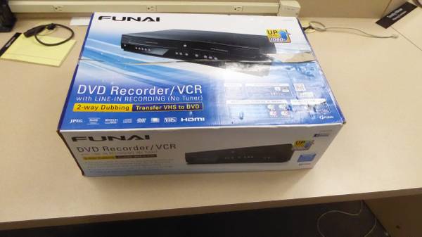 VHS and DVD Video Recorder. Funai ZV427FX4 - photo/video