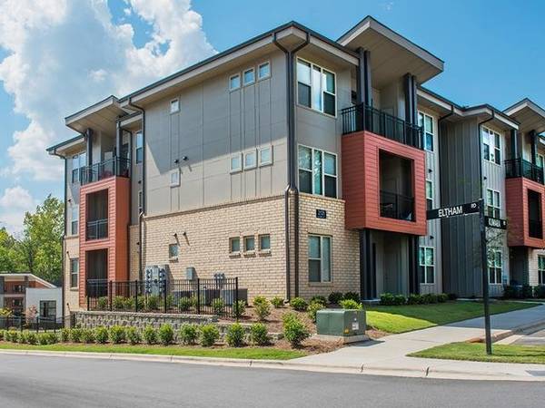 $1,291 / 1br - 735ft2 - Full Size Washer & Dryer, Private Patio / Balcony, Stunning Upgrades (Open Space Parking in Community)63925205287042122