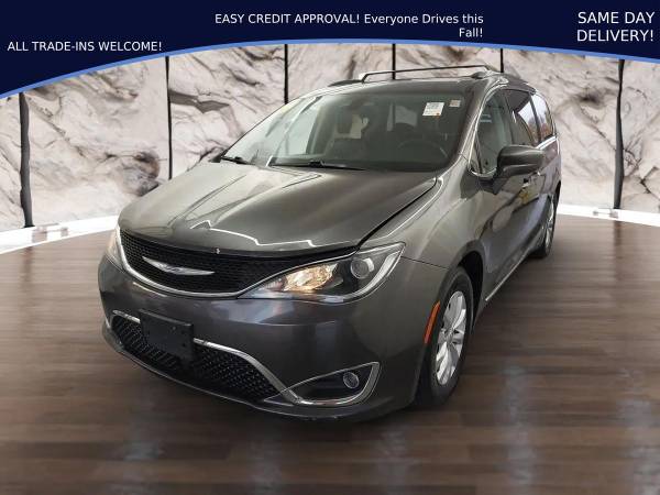 2018 Chrysler Pacifica Touring L Minivan 4D - FINANCING FOR ALL CREDIT SITUATION 1