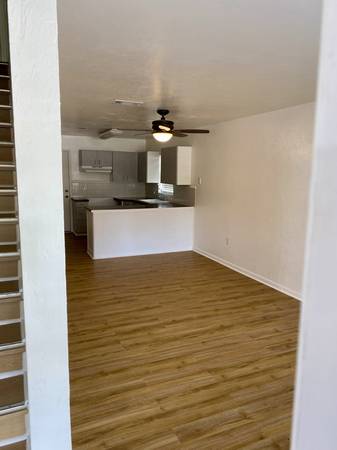 $1200.00 / 2br - 800ft2 - 2 Bed 1.5 bath Appartment B63823035329923121