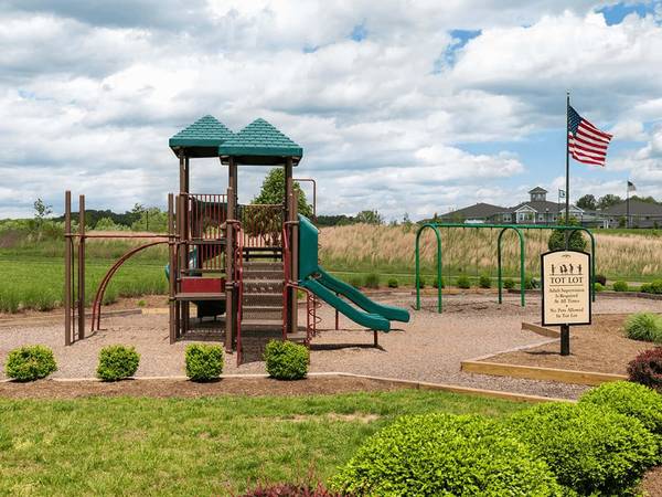 $1,390 / 1br - 810ft2 - 1bd 1ba, Built-In Microwaves, Clubhouse with Game Room (98 Devonshire Dr, Scott Depot, WV)64010834796801124