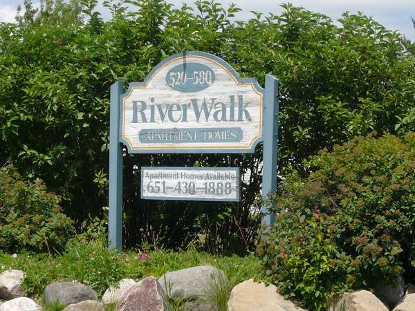 $1,050 / 2br - 700ft2 - 2 Bdrm Apt, W/D In Unit, Patio, Off-Street Parking - #D2 (550 Spring Street #D2, Somerset, WI)64048422049666121