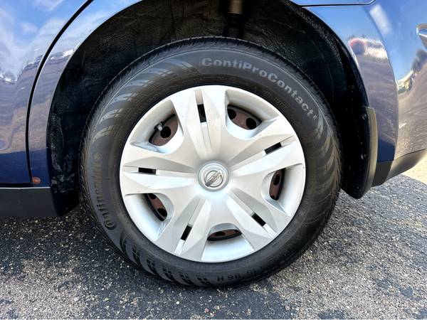 2012 NISSAN VERSA - POCAS MILLAS, EXCELENTE RENDIMIENTO DE COMBUSTIBLE!! - $5,900 (San Diego)63440630028291123