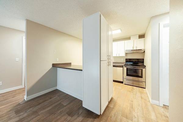 $1,805 / 2br - 910ft2 - Laundry Facilities, Courtesy Night Patrol, On-Site Laundry, Garage (Tacoma Wa.)63934420298882122