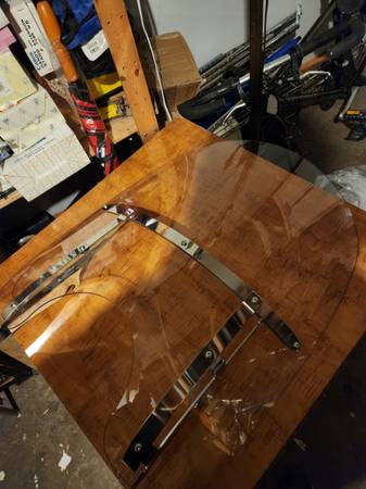 Harley Davidson King-Size H-D Detachables 21 in. Windshield 57400328 1