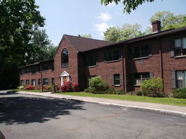 $2,650 / 2br - ¡Nuevo! Hermoso de 2 habitaciones y 1 baño disponible, deseable Newton, ¡Sin comisión! (Newton)63699276282881120