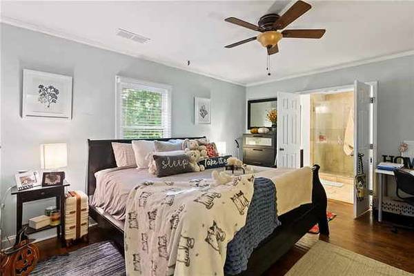 one fully furnished master suite available including a private bathro 1